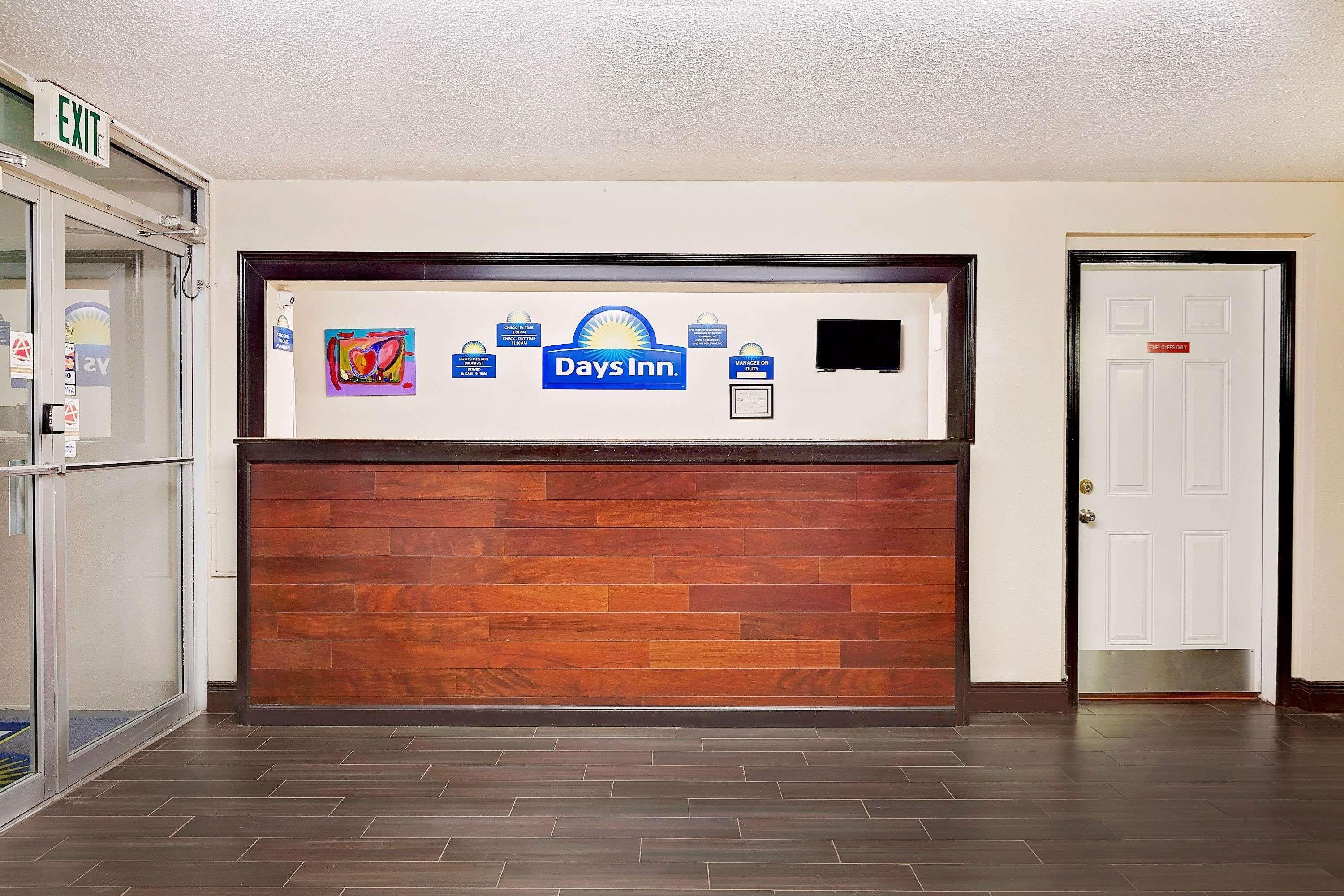 Days By Wyndham Near Airport Motel 2*