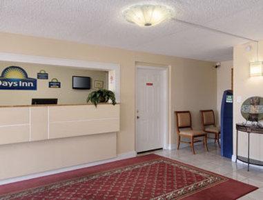 Days By Wyndham Near Airport Lafayette